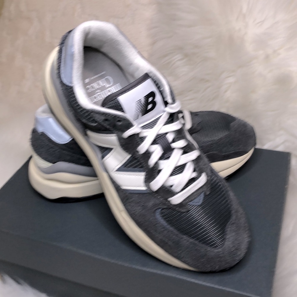 New Balance 57/40 Men’s 7.5 Suede Mesh Dark Grey Sneakers